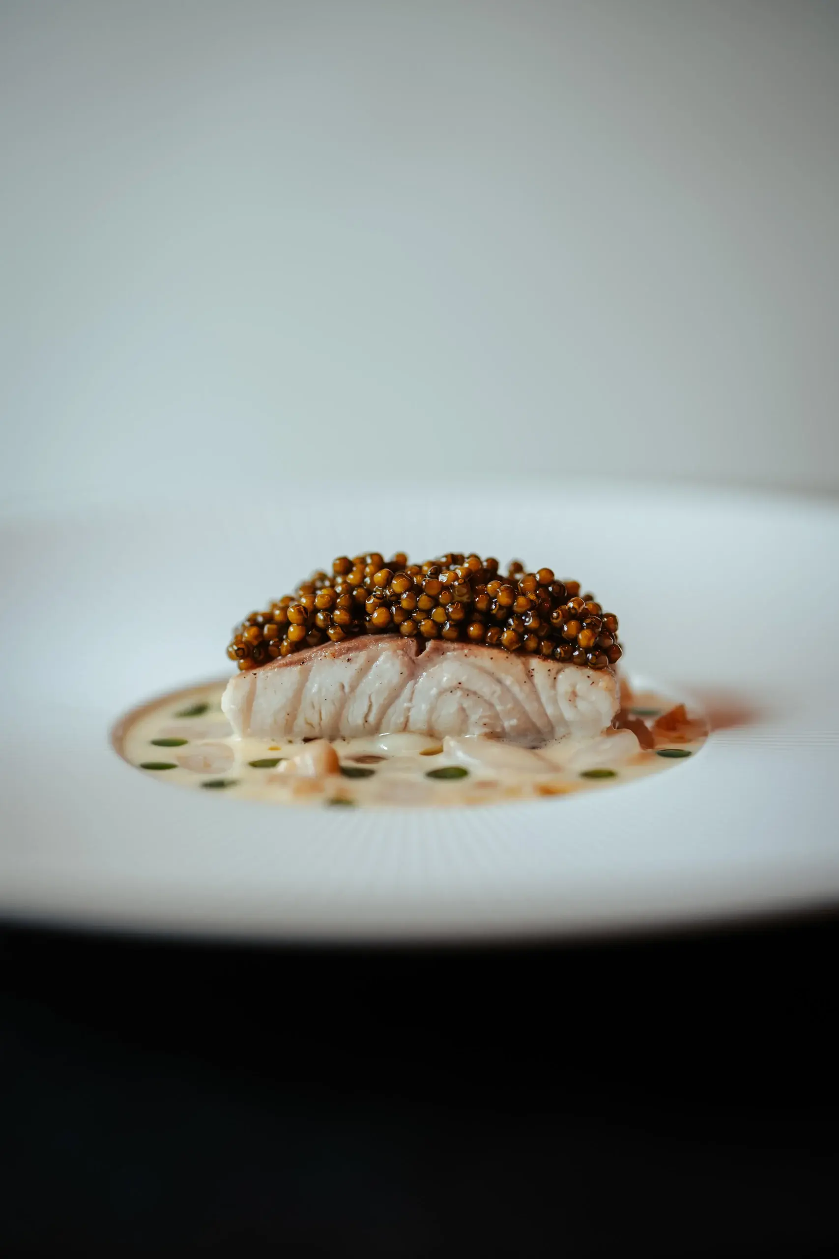 Stör mit Kaviar — Signature-Gericht im Restaurant 141